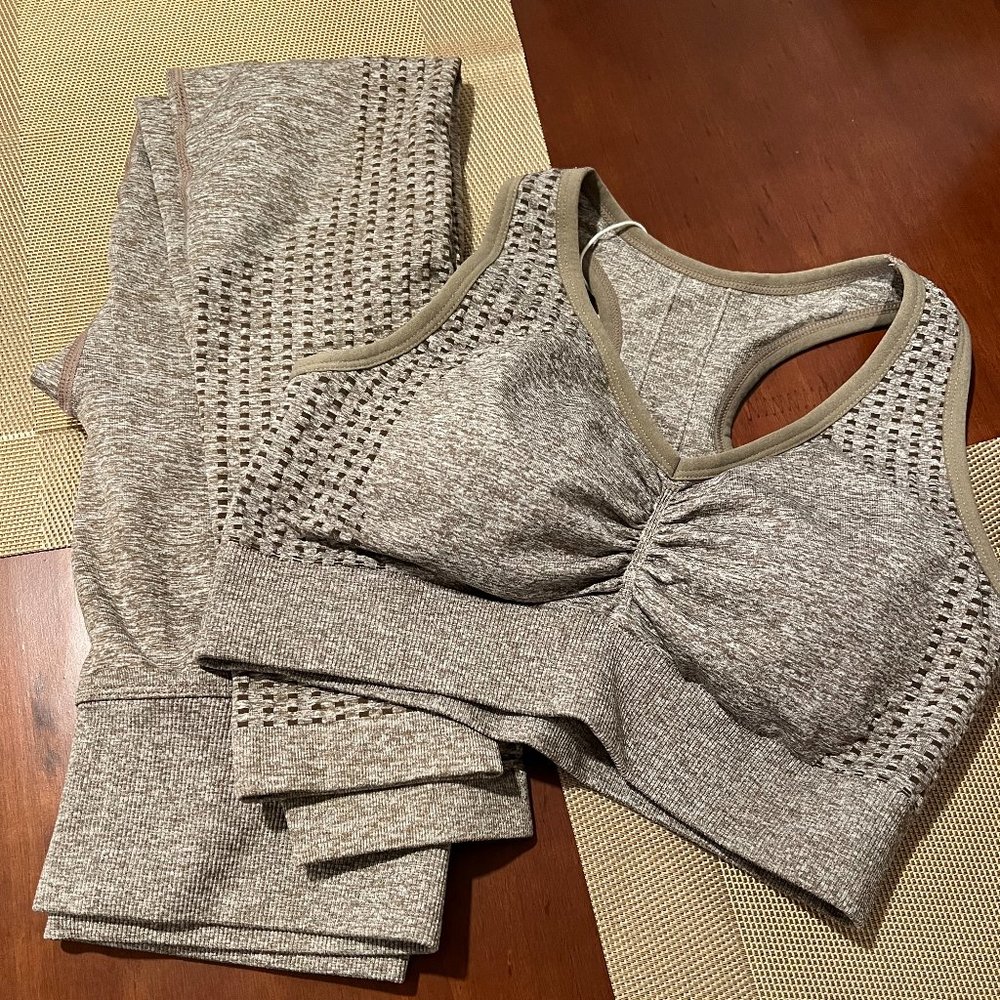 Halara Low Support Racerback Sports Bra & High Waisted Full Length Leggings Set